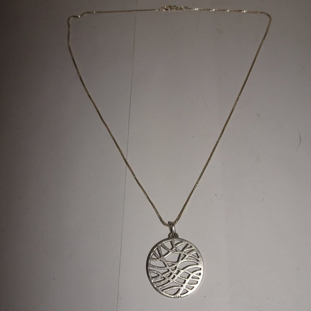 925 SS EP Round Abstract Pendant Necklace